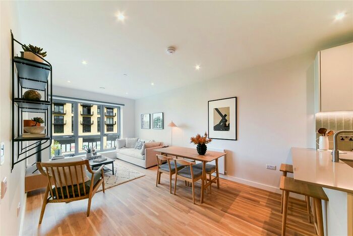 1 Bedroom Flat To Rent In Lyons Dock House, Oldfield Lane North, Greenford, UB6