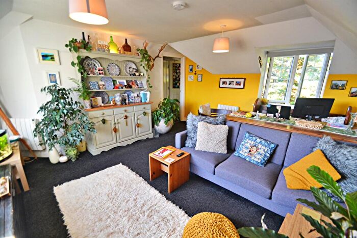 2 Bedroom Flat To Rent In Ashley Cross, BH14