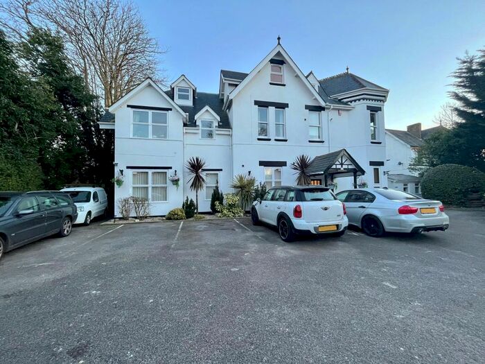 2 Bedroom Flat To Rent In Dean Park Road, Bournemouth, BH1