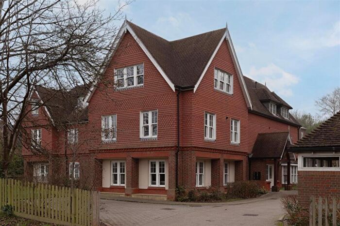 2 Bedroom Apartment For Sale In Whitepost Hill, Redhill, RH1