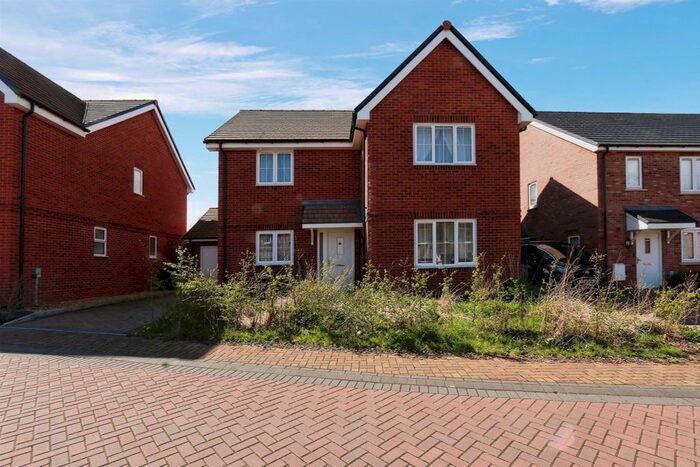 4 Bedroom Detached House For Sale In Sparkes Drive, Whaddon, Salisbury, SP5
