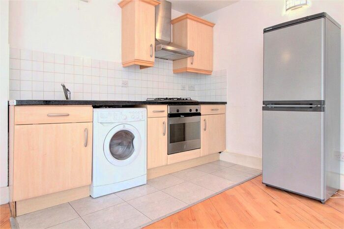 1 Bedroom Flat To Rent In Garden Walk, Shoreditch, London, EC2A