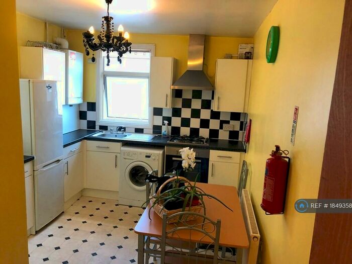 1 Bedroom Flat To Rent In High Road, Ilford, IG1