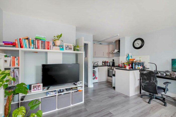 1 Bedroom Flat To Rent In Lower Road, Surrey Quays, SE16