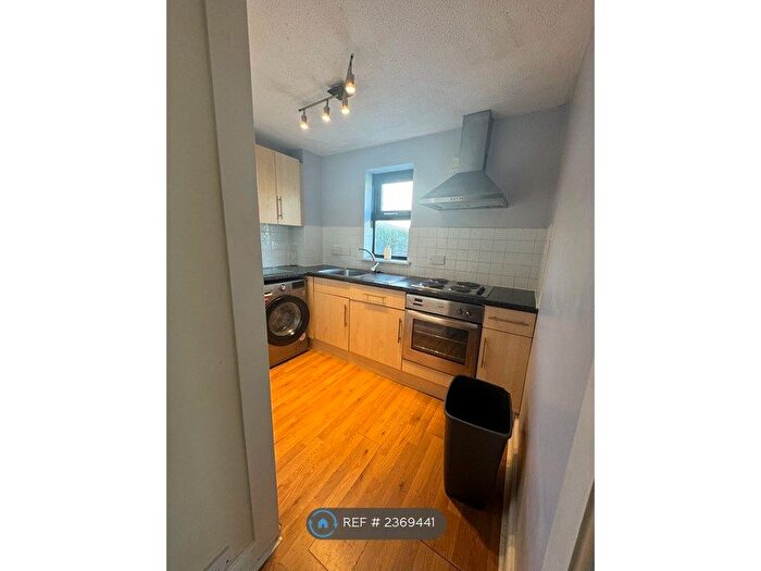 1 Bedroom Flat To Rent In Glenalmond House, Ashford, TW15