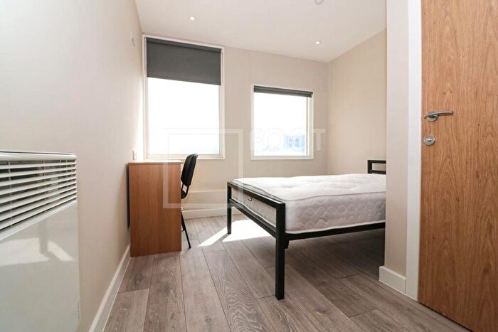 Flat To Rent In Colonnade House Includes Electric, BD1