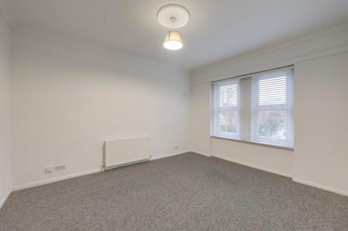 3 Bedroom Flat To Rent In Devonshire Road, London, SE23