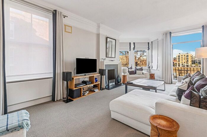 2 Bedroom Flat To Rent In Riverview Gardens, Barnes, SW13