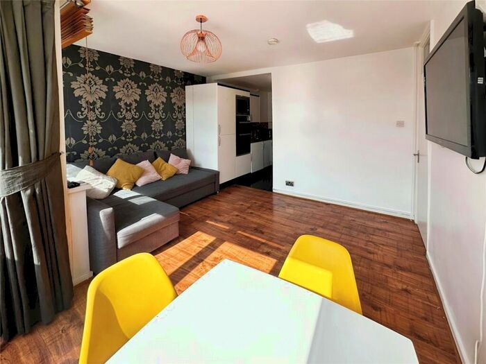 1 Bedroom Flat To Rent In Garnies Close, London, SE15