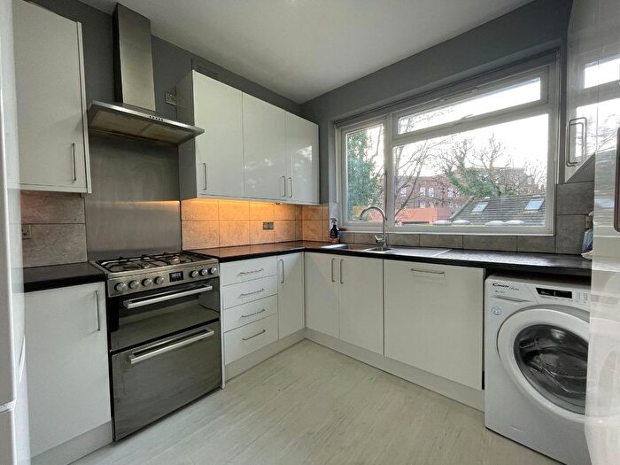2 Bedroom Flat To Rent In Garrick Court, Garrick Drive, Hendon, NW4