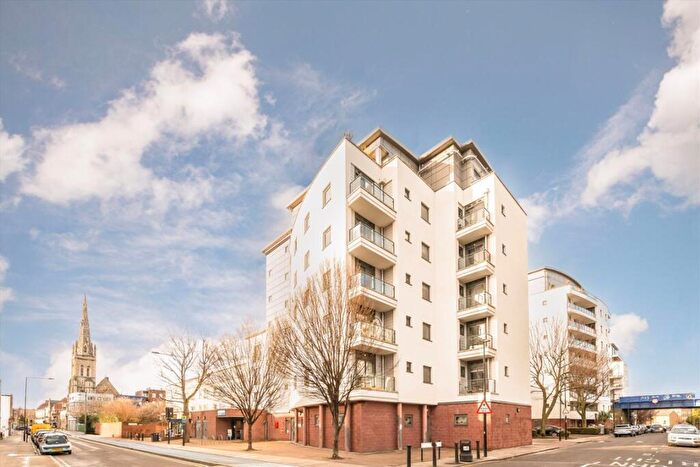 2 Bedroom Flat For Sale In Cable Street, Wapping, E1W