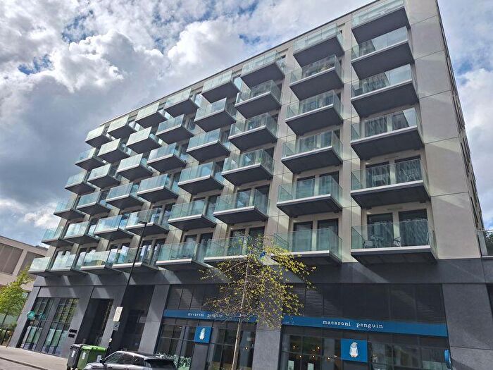 Flat To Rent In Caravel House, Treacle Works, E16