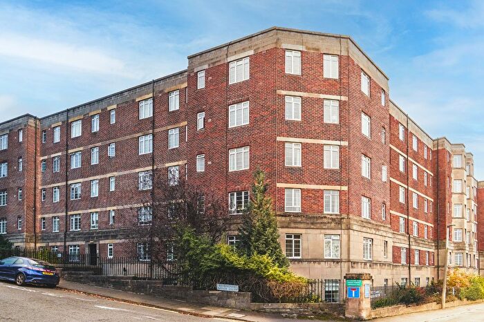 2 Bedroom Flat For Sale In Learmonth Court, Edinburgh, EH4