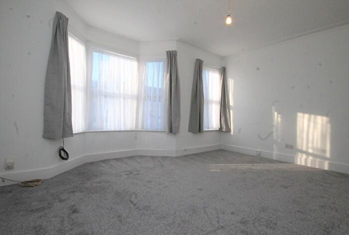 1 Bedroom Flat To Rent In Kitchener Road, Seven Sisters, N17