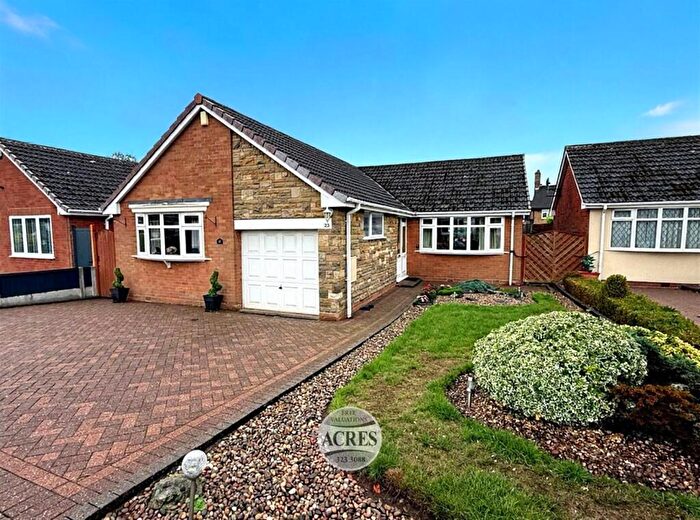 2 Bedroom Detached Bungalow For Sale In Harvey Drive, Four Oaks, Sutton Coldfield, B75