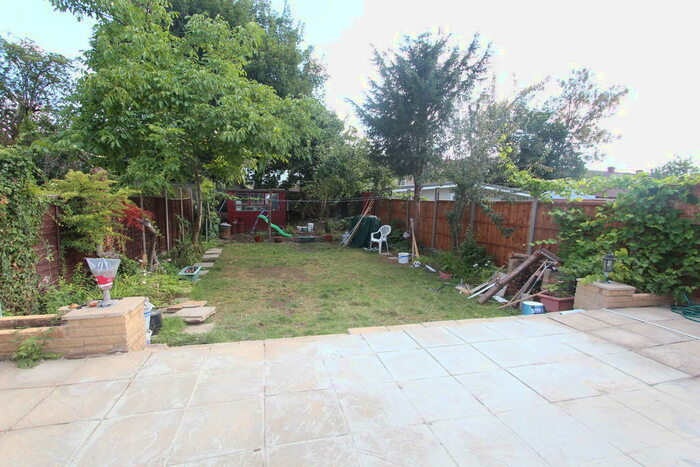 1 Bedroom Apartment To Rent In Avery Gardens, Gants Hill, IG2