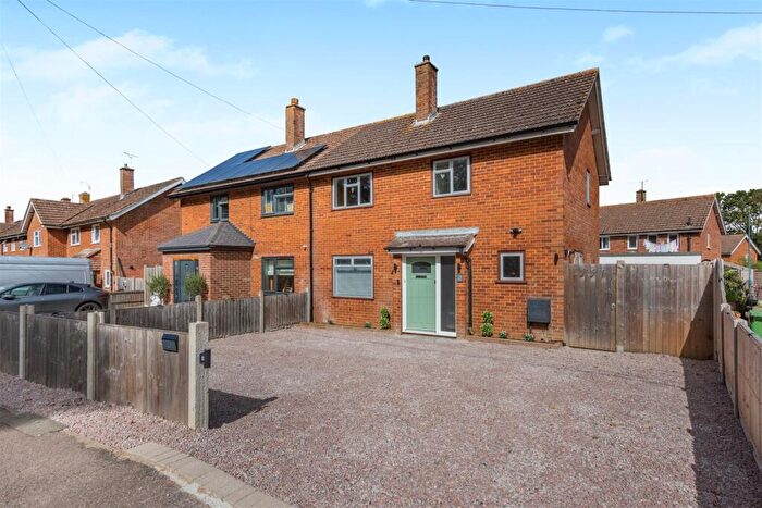 3 Bedroom Semi Detached House For Sale In Cobfields, Chart Sutton, Maidstone, ME17