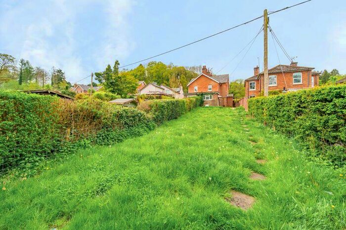 3 Bedroom Semi-Detached House For Sale In Barley Hill, Dunbridge, Romsey, SO51