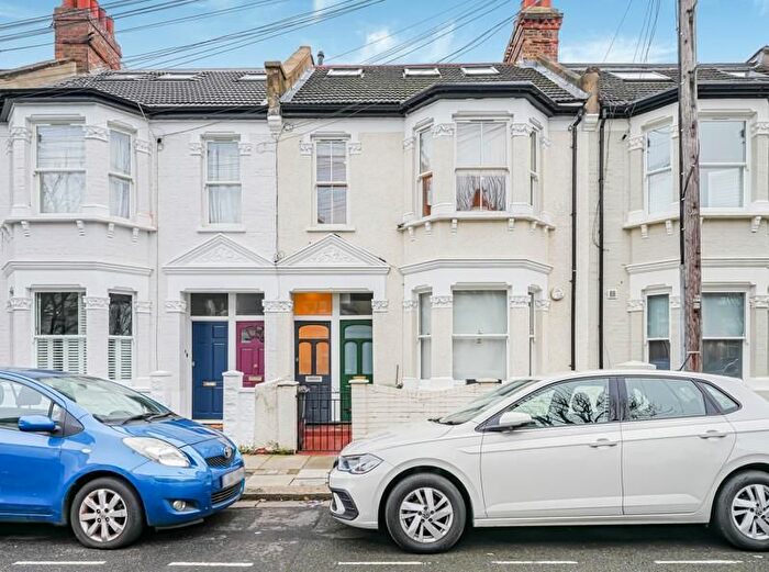 2 Bedroom Flat For Sale In Bronsart Road, London, SW6
