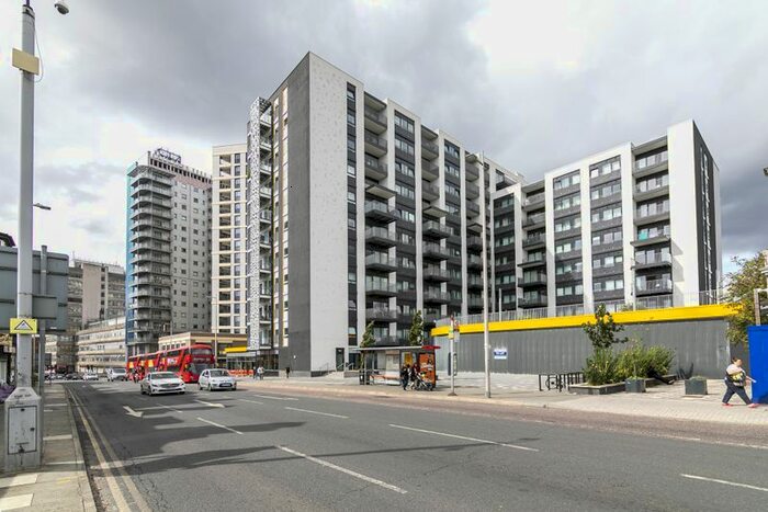 2 Bedroom Flat To Rent In Ilford Hill, Ilford, IG1