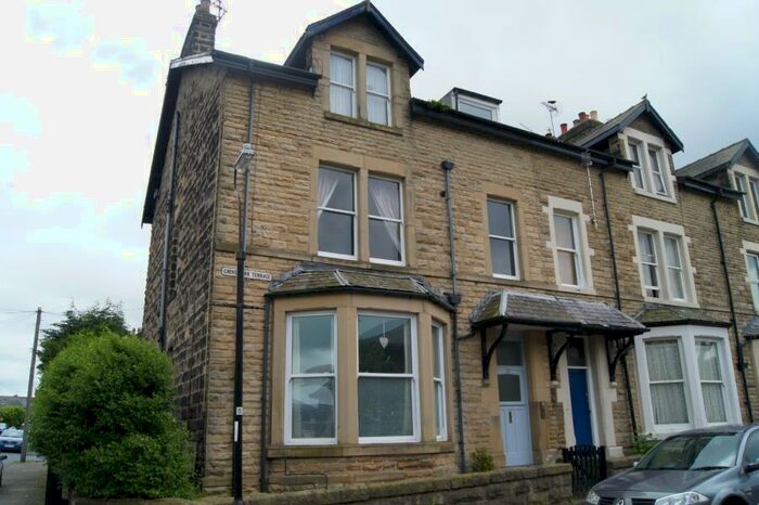 2 Bedroom Apartment To Rent In Grove Park Terrace, Harrogate, HG1