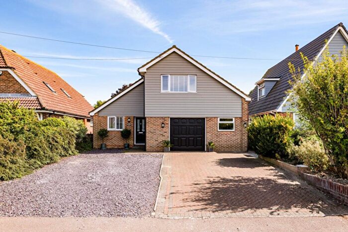 4 Bedroom Detached House For Sale In Hardy Road, St Margarets-At-Cliffe, Dover, CT15