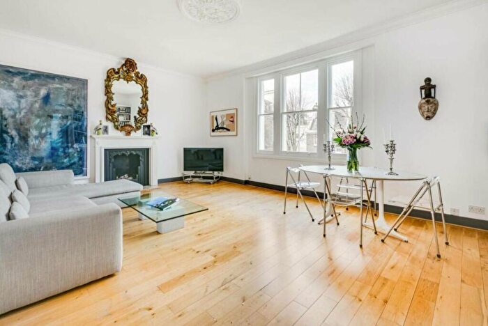 3 Bedroom Apartment To Rent In Redcliffe Gardens, London, SW10