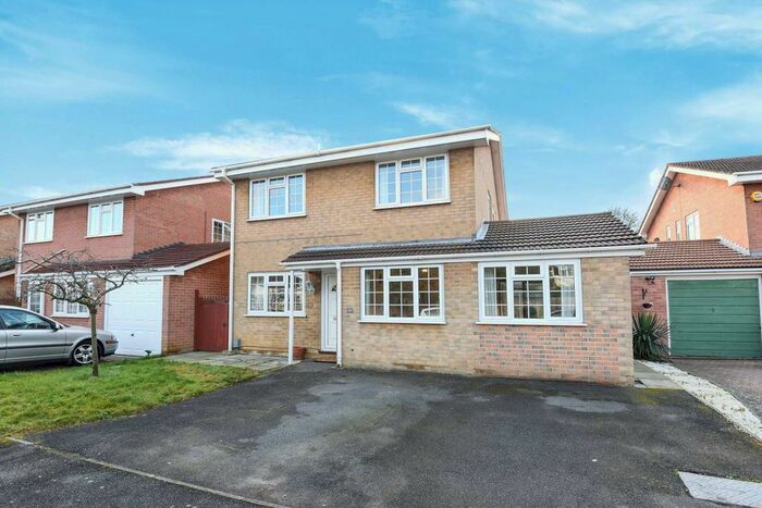 7 Bedroom Semi-Detached House To Rent In Bridgehill Close, Guildford, GU2