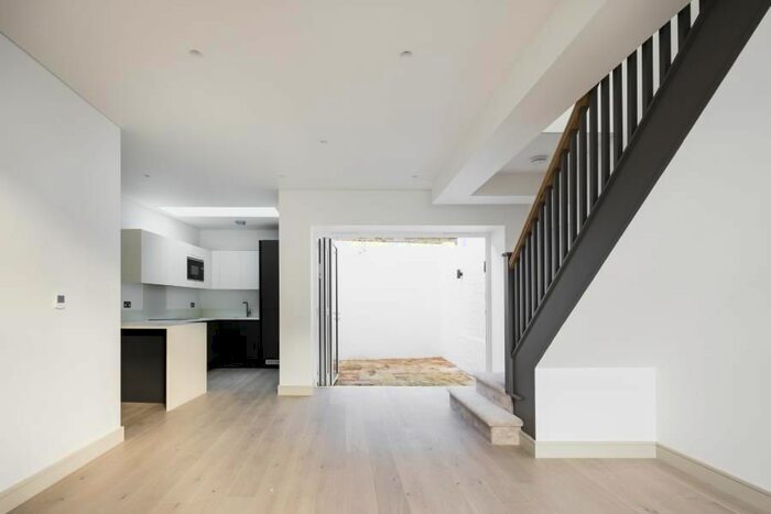 2 Bedroom Property To Rent In Raglan Street, Kentish Town, NW5