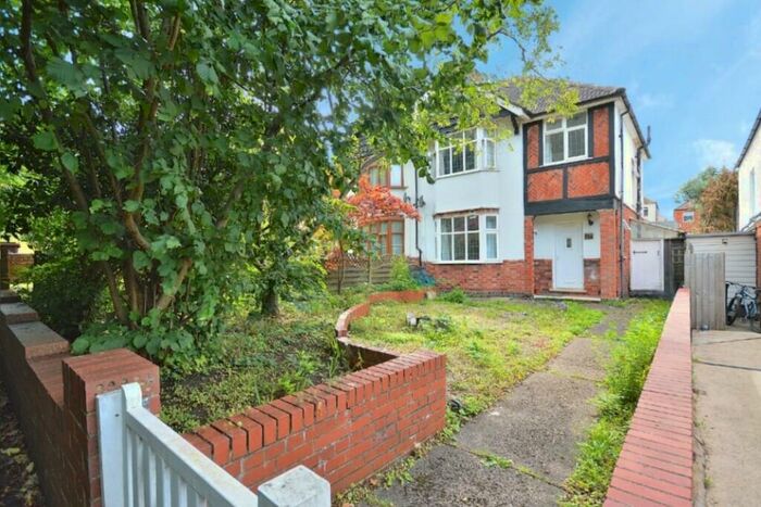 3 Bedroom Semi-Detached House To Rent In London Road, Northampton, NN4