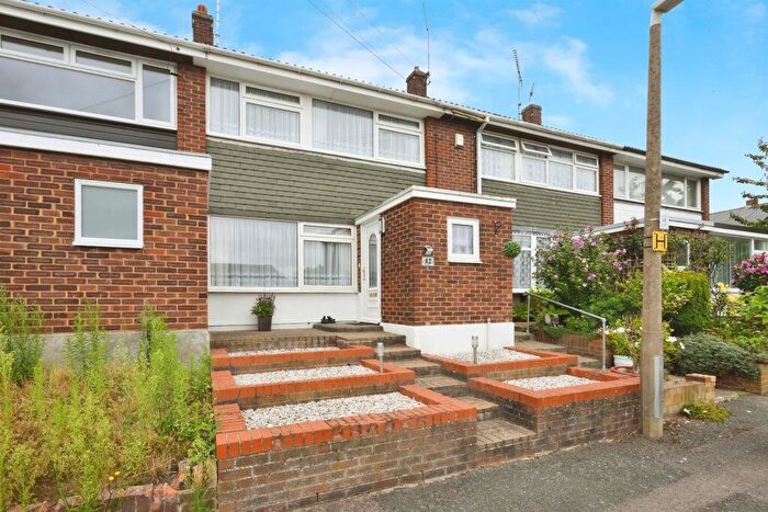 3 Bedroom Terraced House For Sale In Hoecroft, Nazeing, Waltham Abbey, EN9
