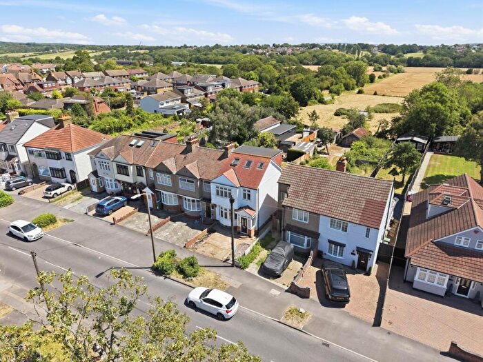3 Bedroom House For Sale In Wingletye Lane, Hornchurch, RM11