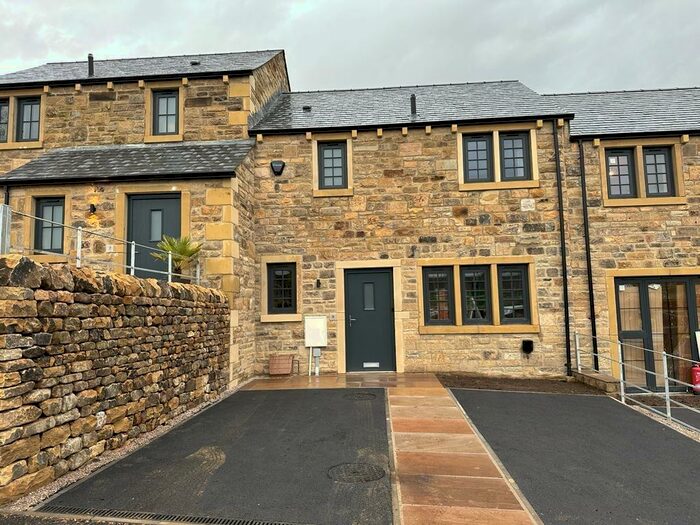 3 Bedroom Town House To Rent In Countyfields Way, Embsay, BD23