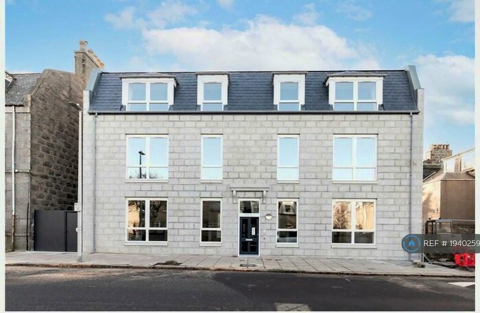 2 Bedroom Flat To Rent In Bedford Place, Aberdeen, AB24
