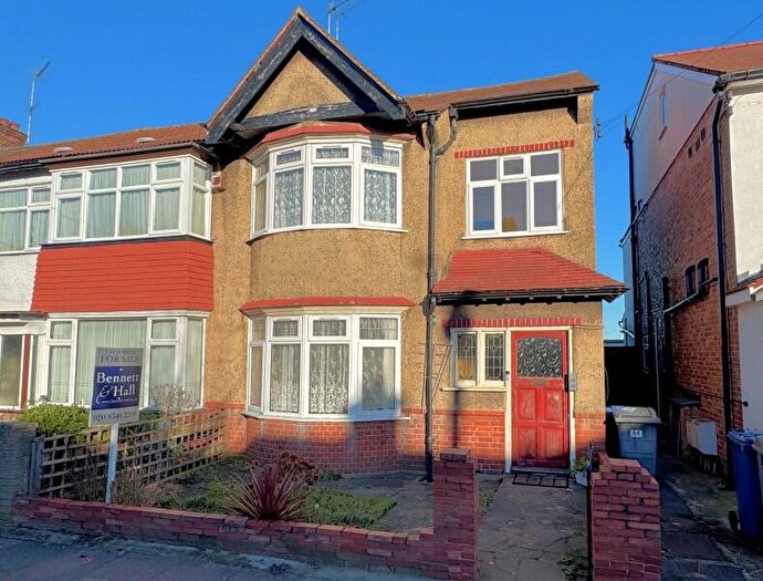 3 Bedroom Flat For Sale In Rosemary Avenue, Finchley, N3