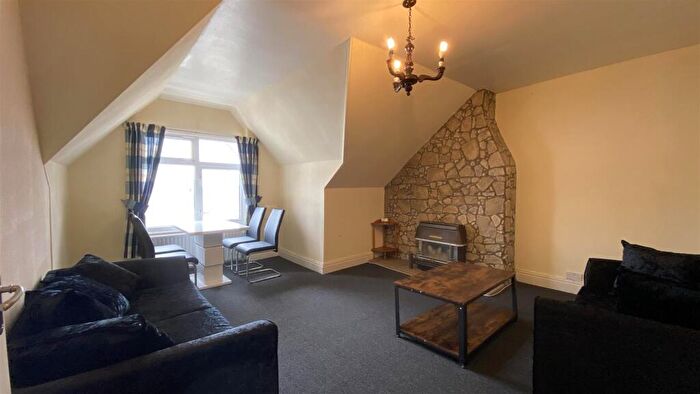 3 Bedroom Flat To Rent In Dundonald Road, Bristol, BS6