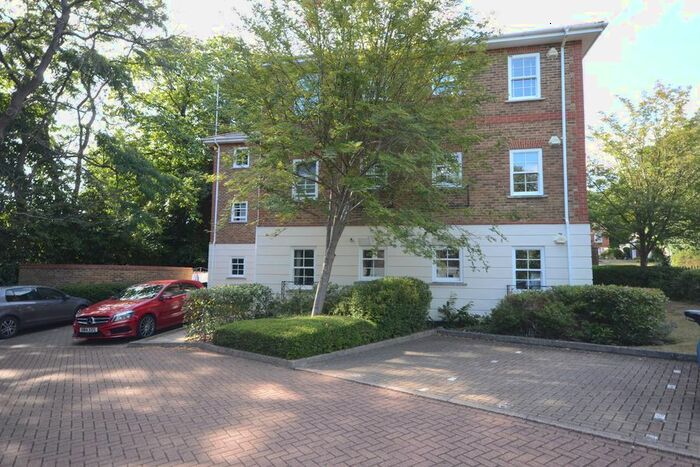 2 Bedroom Flat To Rent In Townside Place, Camberley, GU15