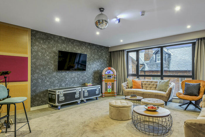 1 Bedroom Private Hall To Rent In Beaumont Fee, Lincoln, LN1