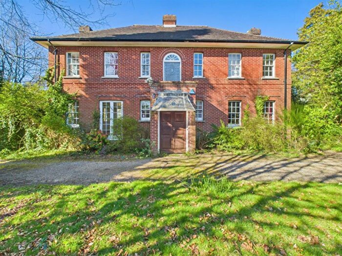 5 Bedroom Detached House For Sale In Rectory Park, Sanderstead, CR2