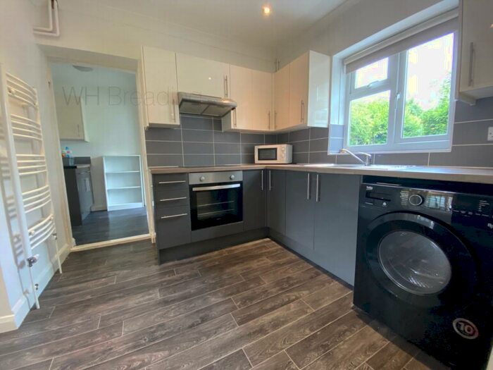 6 Bedroom House To Rent In Hillside Avenue, Canterbury, CT2