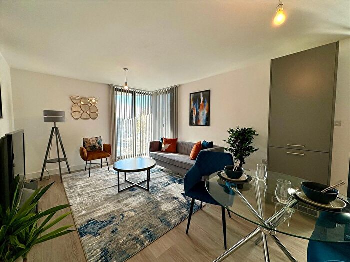 2 Bedroom Flat For Sale In Farnborough Road, Farnborough, Hampshire, GU14