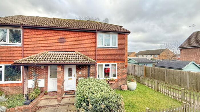 2 Bedroom End Terrace House For Sale In Hawthorn Court, Petersfield, Hampshire, GU31