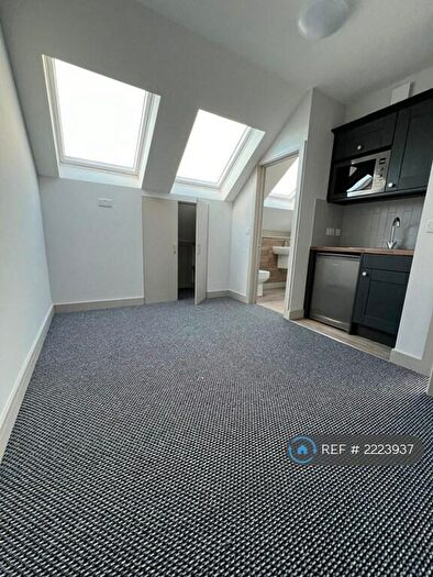 6 Bedroom Terraced House To Rent In Buxton Road, Thornton Heath, CR7