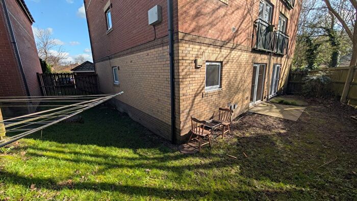 2 Bedroom Flat To Rent In Headford Gardens, Sheffield, S3