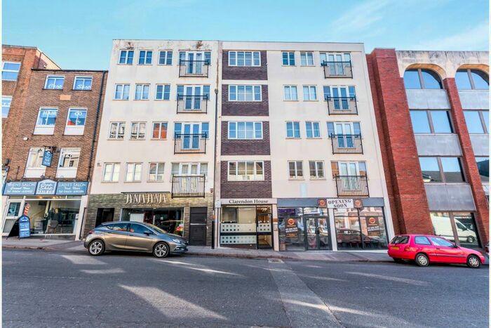 2 Bedroom Apartment To Rent In Clarendon House, NN1