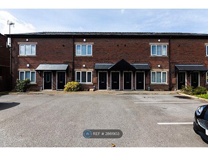 3 Bedroom Maisonette To Rent In Lodge Place, Widnes, WA8