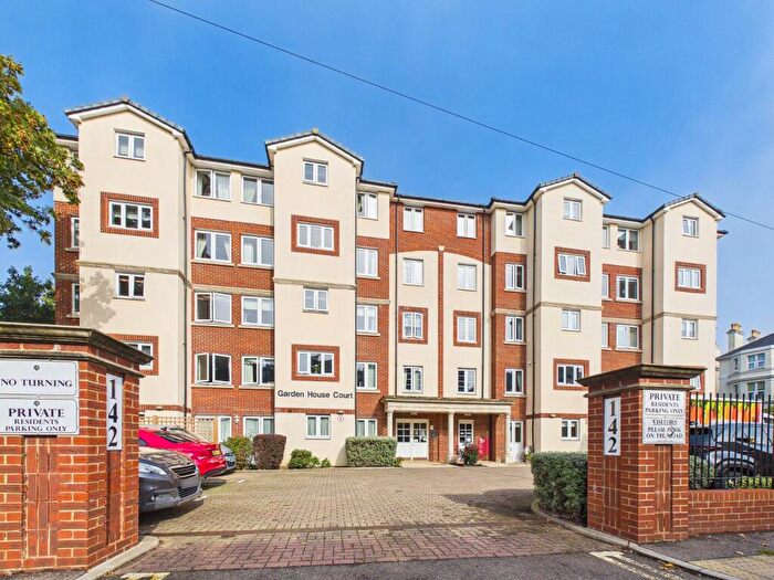 1 Bedroom Apartment For Sale In Sandgate Road, Folkestone, Kent, CT20