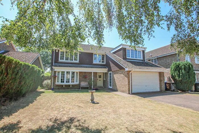 5 Bedroom Detached House For Sale In Malcolm Way, Newmarket, CB8