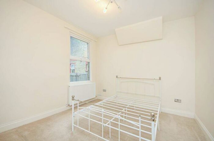 2 Bedroom Flat To Rent In Kettlebaston Road, Leyton, London, E10