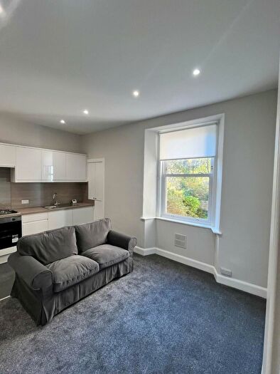 1 Bedroom Flat To Rent In Moncrieff Terrace, Edinburgh, EH9